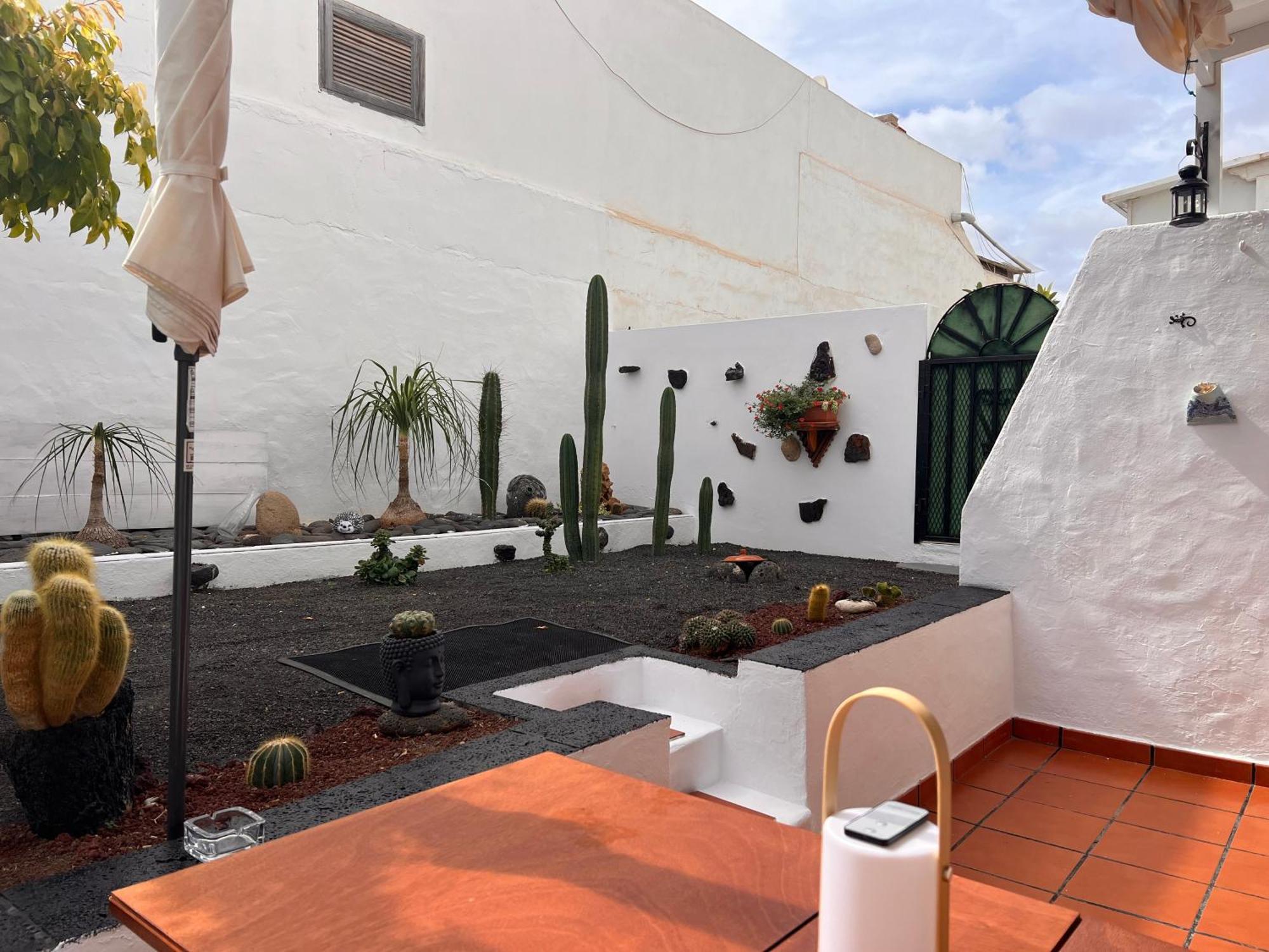 Budda house Puerto del carmen. Tías Esterno foto